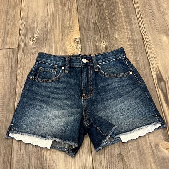 Old Navy Shorts High-Rise - Picture 1 of 8